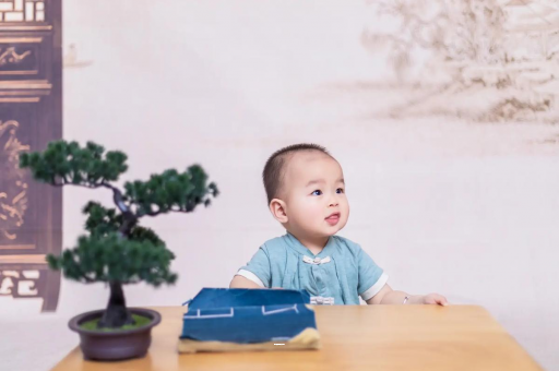 鄂尔多斯五个月宝宝可以站吗 鄂尔多斯五个月宝宝可以站吗