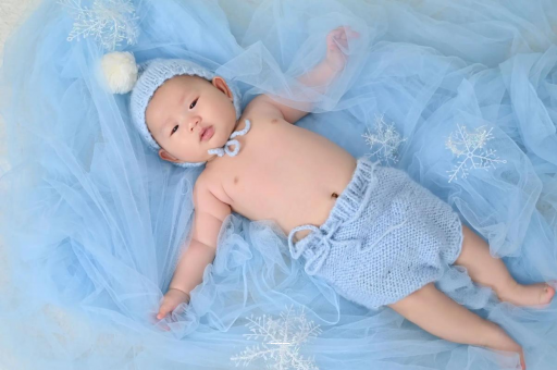 鄂尔多斯孕妇在家站着分娩